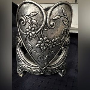 Pewter Hallmark candle holder sturdy and beautiful holds round candle safely